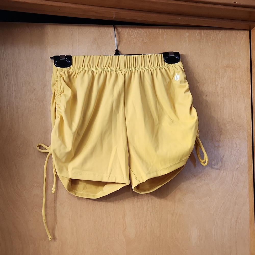 Werk Yellow Women's Scrunch Shorts Size Small NWOT